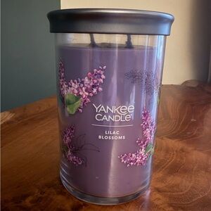 NEW 20 oz Yankee Candle Lilac Blossoms Large Tumbler Jar 2 Wick Candle spring